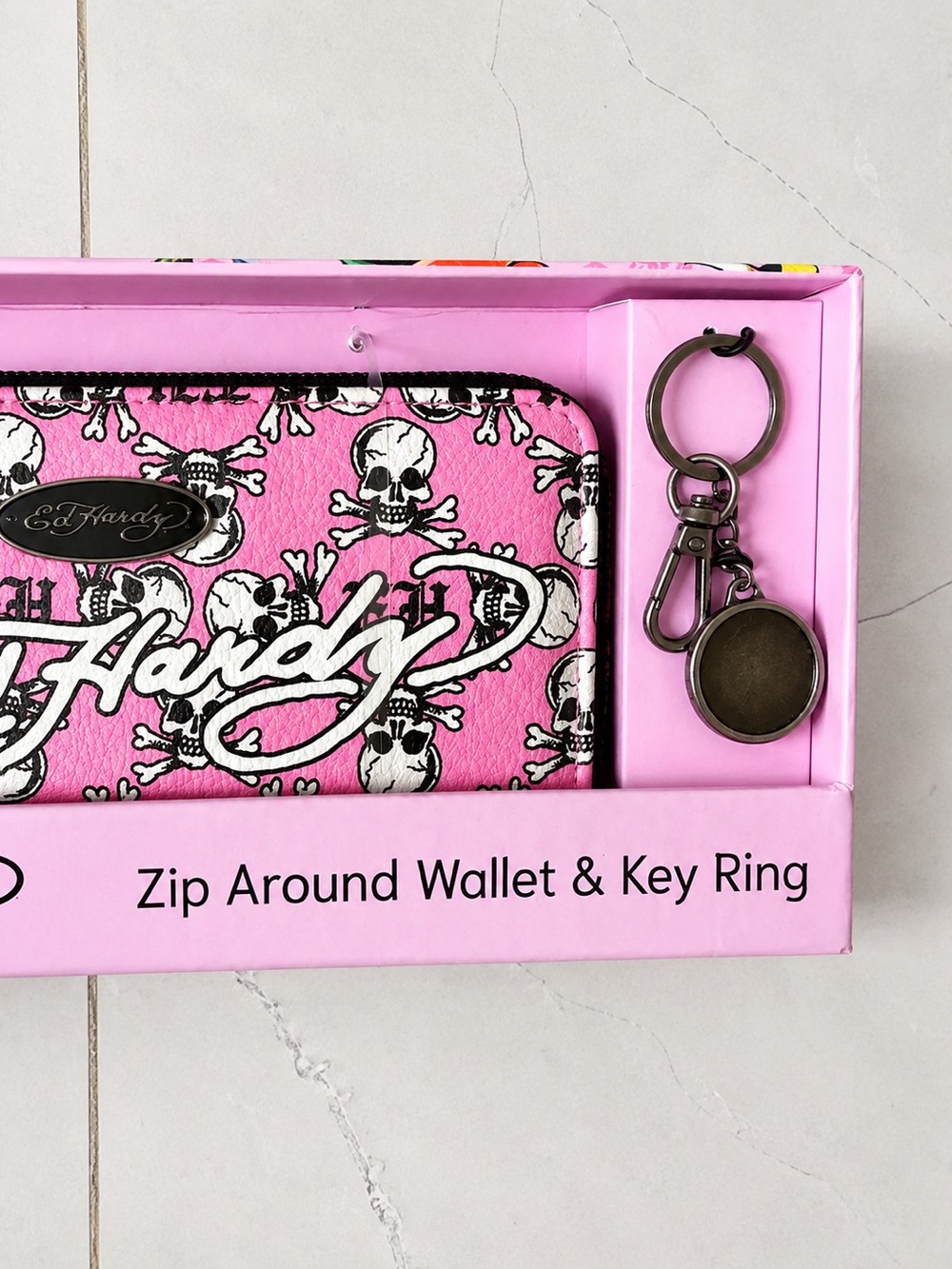 Ed Hardy Zip Around Wallet & Key Ring Gift Set – Pink Skull Print NIB - Picture 3 of 4